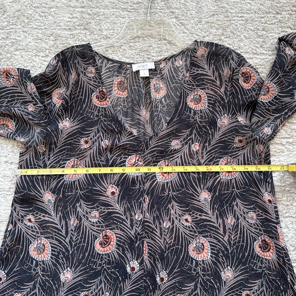 LOFT Outlet Women's Long Sleeve V-Neck Dk. Gray Sheer Floral Blouse- Size M - Picture 8 of 8